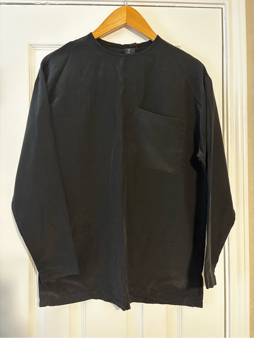Eileen Tracy 100% Silk Black Blouse Minimal Long Sleeve Pocket Top Size 2